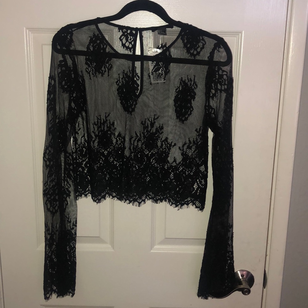 Long sleeve lace crop top
